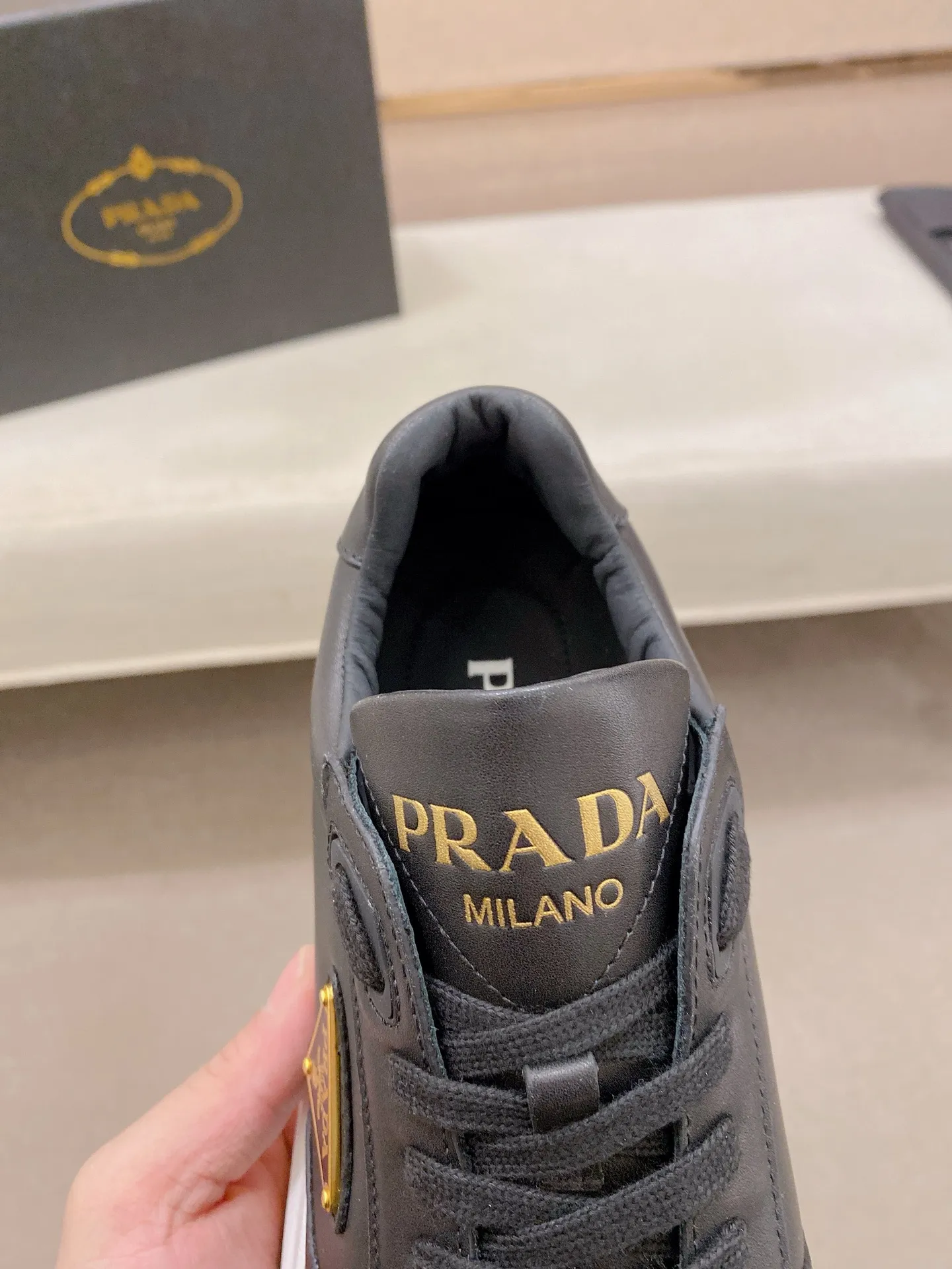 Factory price 600💰 ✔️✔️✔️Higher version High-quality new PRADA (Prada) counters are on the market at the same time. The new men's shoes and 😘fabrics are made of selected first-layer cowhide with superb craftsmanship. Lining: Full cowhide lining. 👍🏿 High-end ☄️ air-cushion molded anti-slip rubber outsole, exquisite lines, simple and elegant, comfortable and high-end for leisure travel. Code number: 38 to 44. 45.46 customized